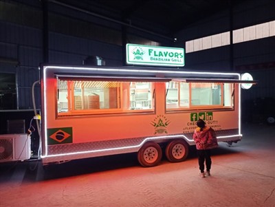 California 18ft mobilna prikolica za peko na žaru za FLAVORS BRAZILSKI ŽAR